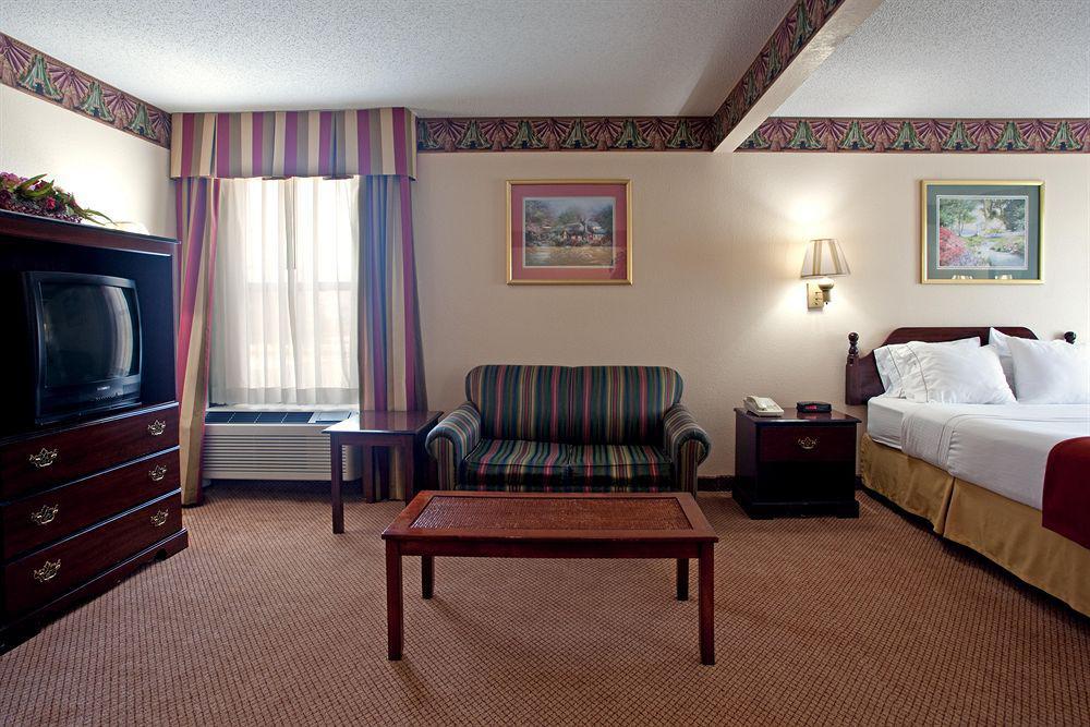 Quality Inn & Suites Clemmons I-40 Oda fotoğraf